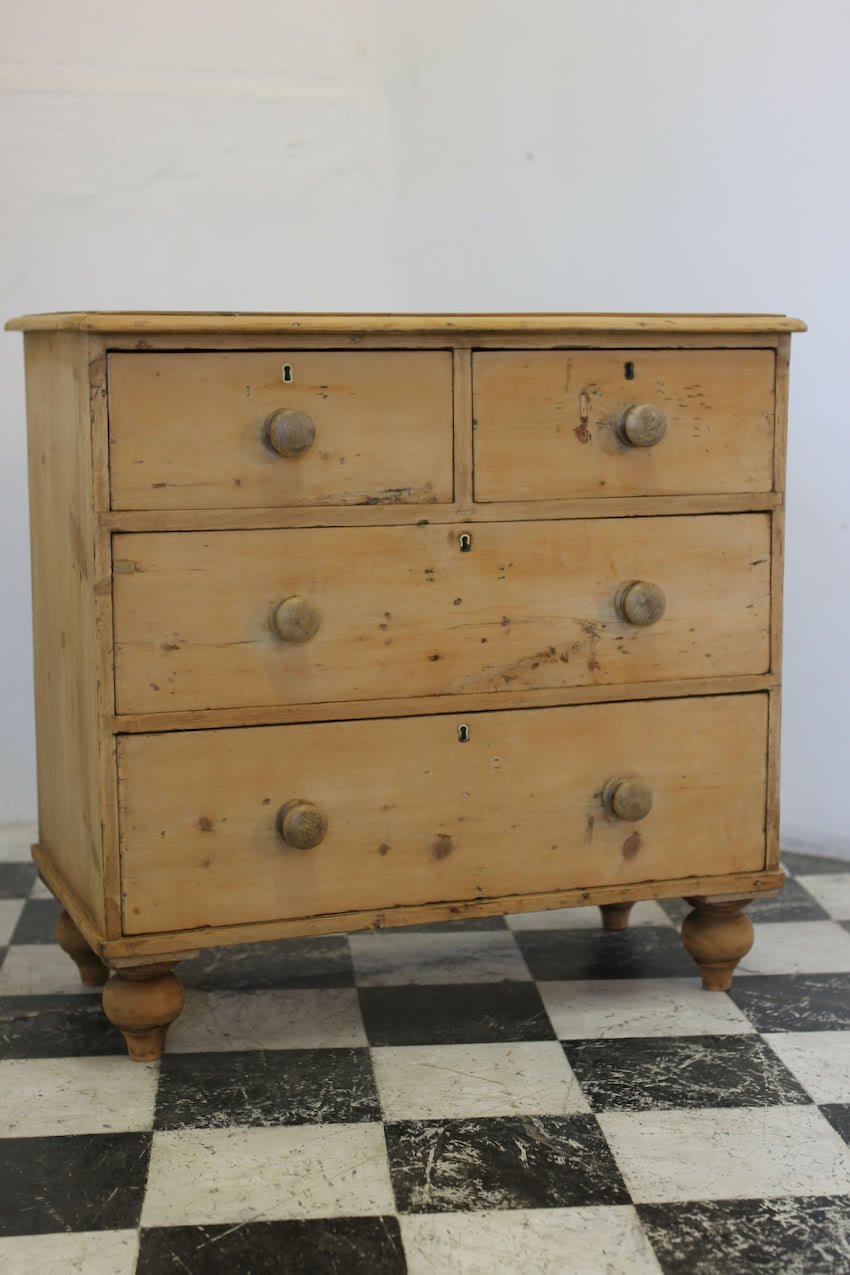 classic english chest 4.jpeg