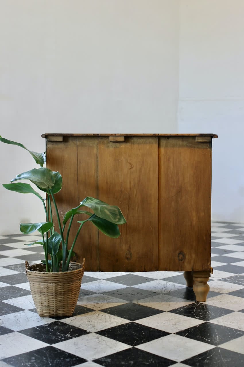 english four drawer antique pine chest completey restored with new knobs and feet of the period.