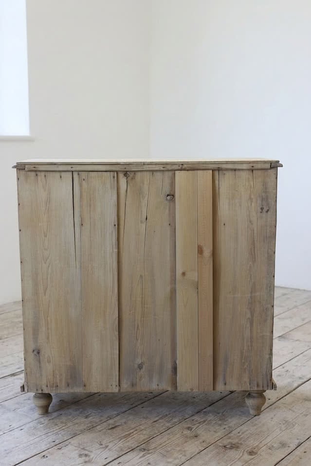 beautiful antique pine chest with five graduating drawers, wooden knobs and original feet, lovely shaped detailing too & fully restored.