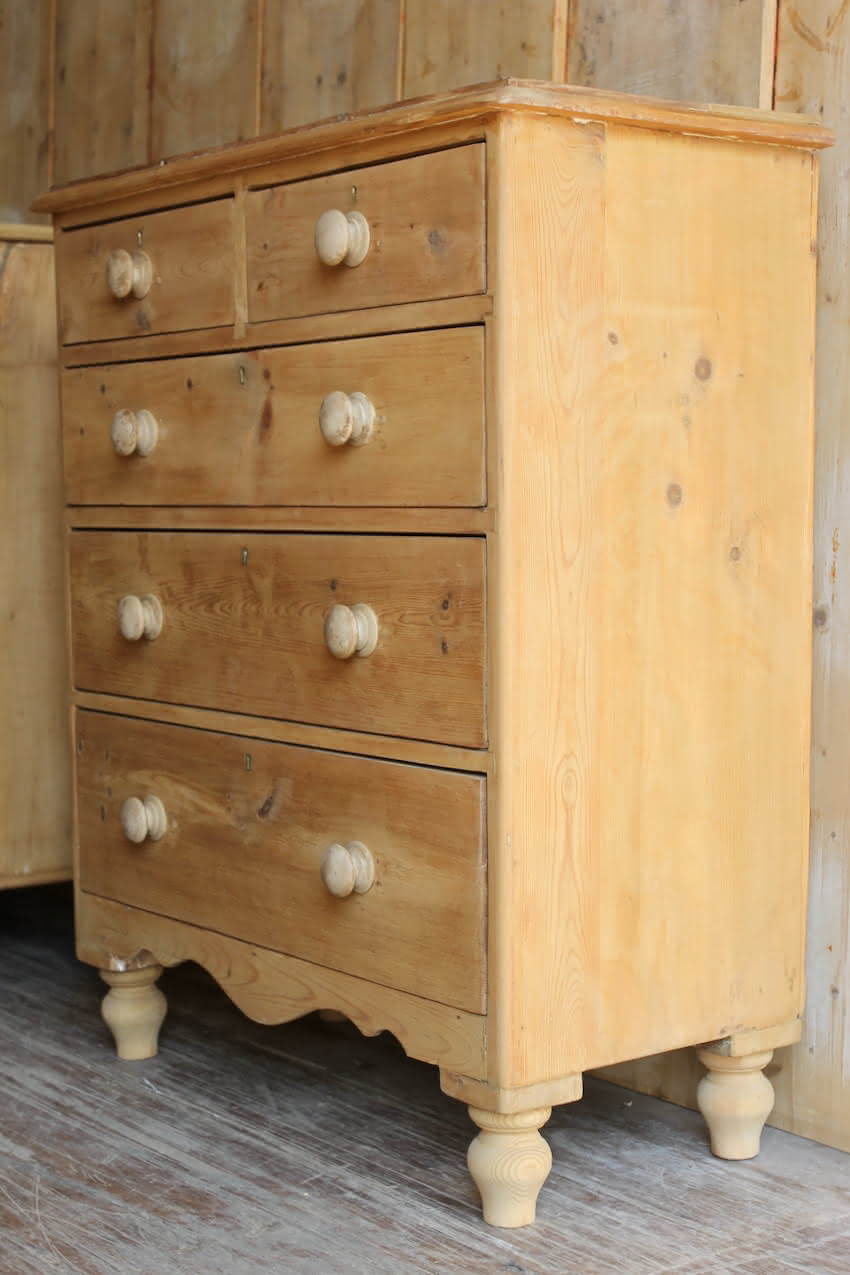 english chest with pretty shaping 9.jpeg