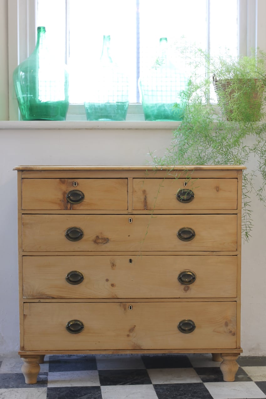 restored english antique pine chest of five graduating drawers with brass oval handles & pretty new tulip shaped feet.restored english antique pine chest of five graduating drawers with brass oval handles & pretty new tulip shaped feet.