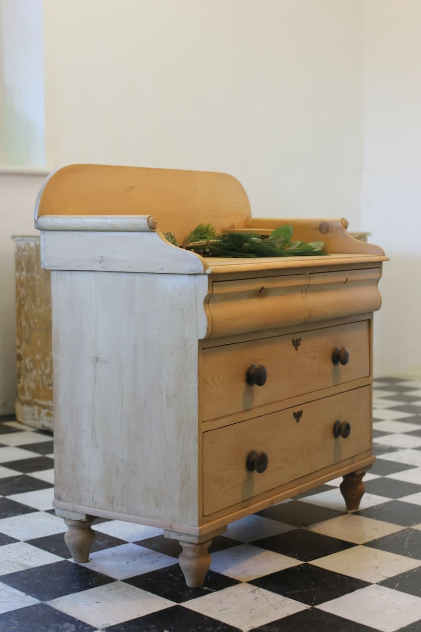 pretty english pine galleried chest of drawers