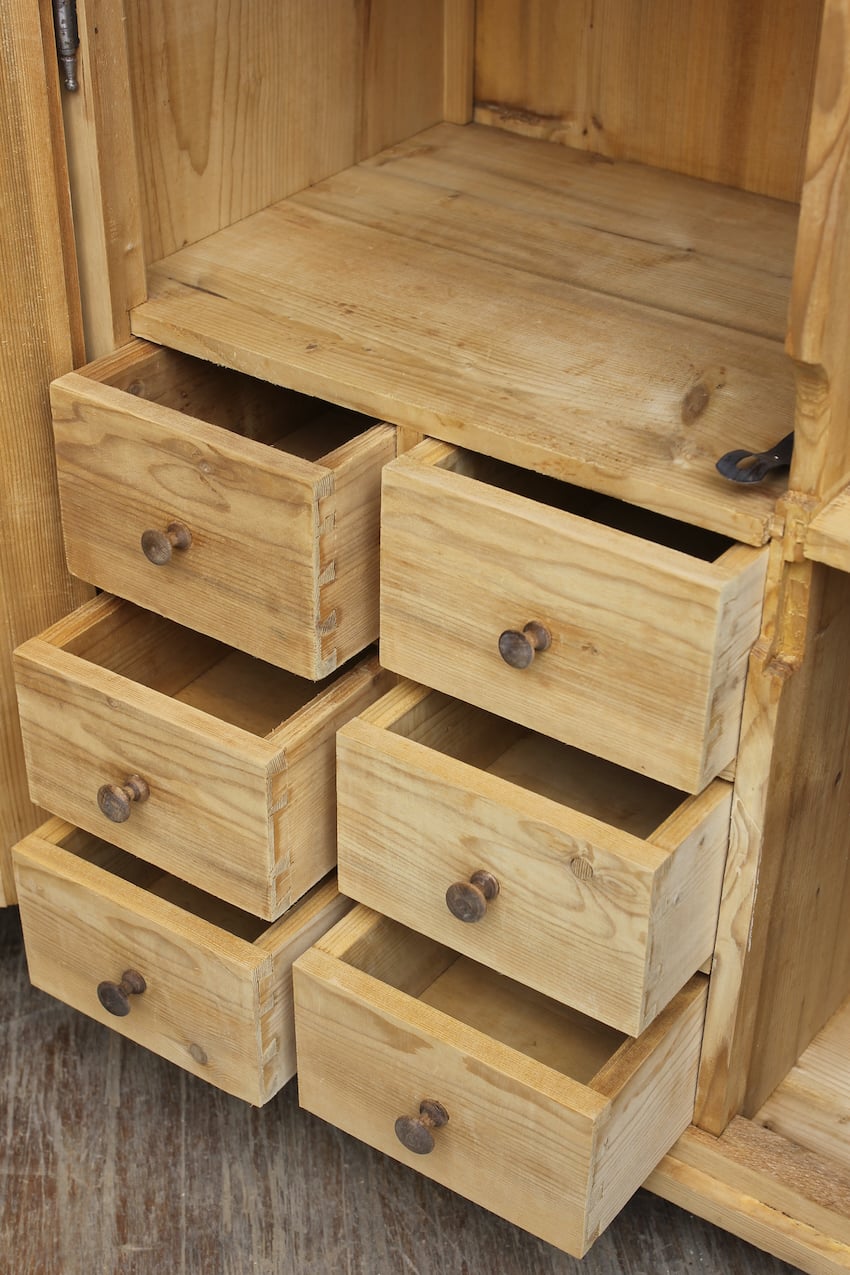 european pine cupboard 3.jpeg