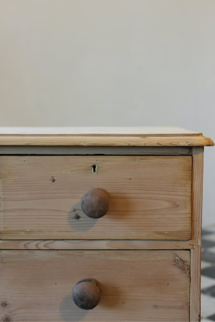 five drawer victorian chest 2.jpegclassic restored victorian pine four drawer chest with wooden knobs and new turned feet