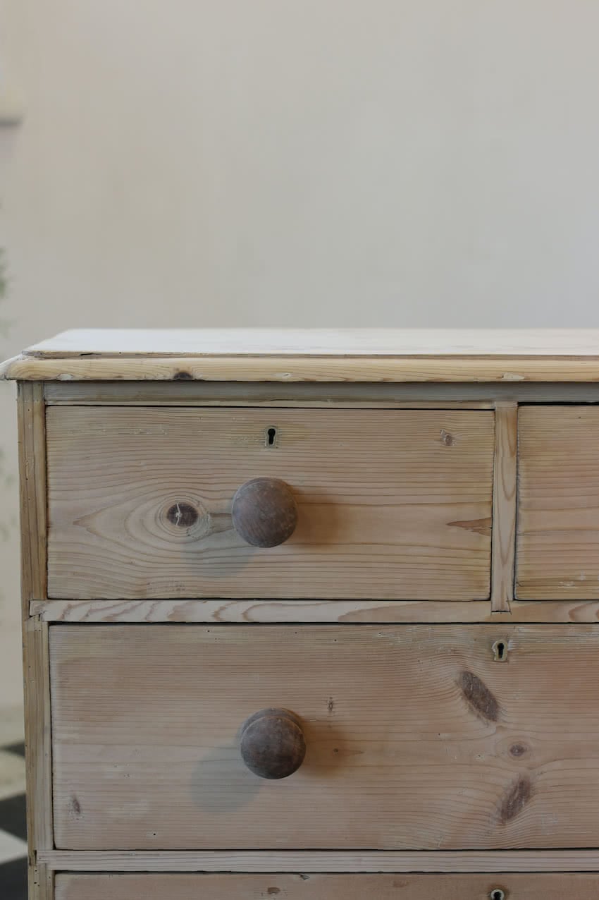 five drawer victorian chest 3.jpegclassic restored victorian pine four drawer chest with wooden knobs and new turned feet