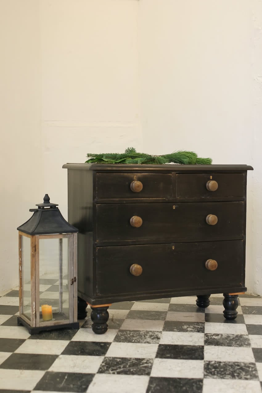 very pretty cute victorian refinished pine restored chest with contrasting wooden knobs and original turned feet.