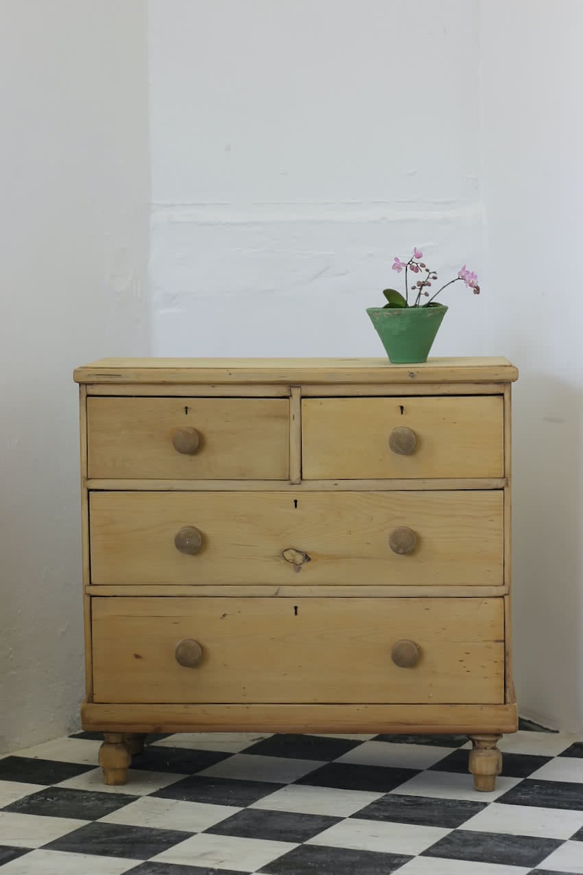 pretty-pine-chest-front-gallery