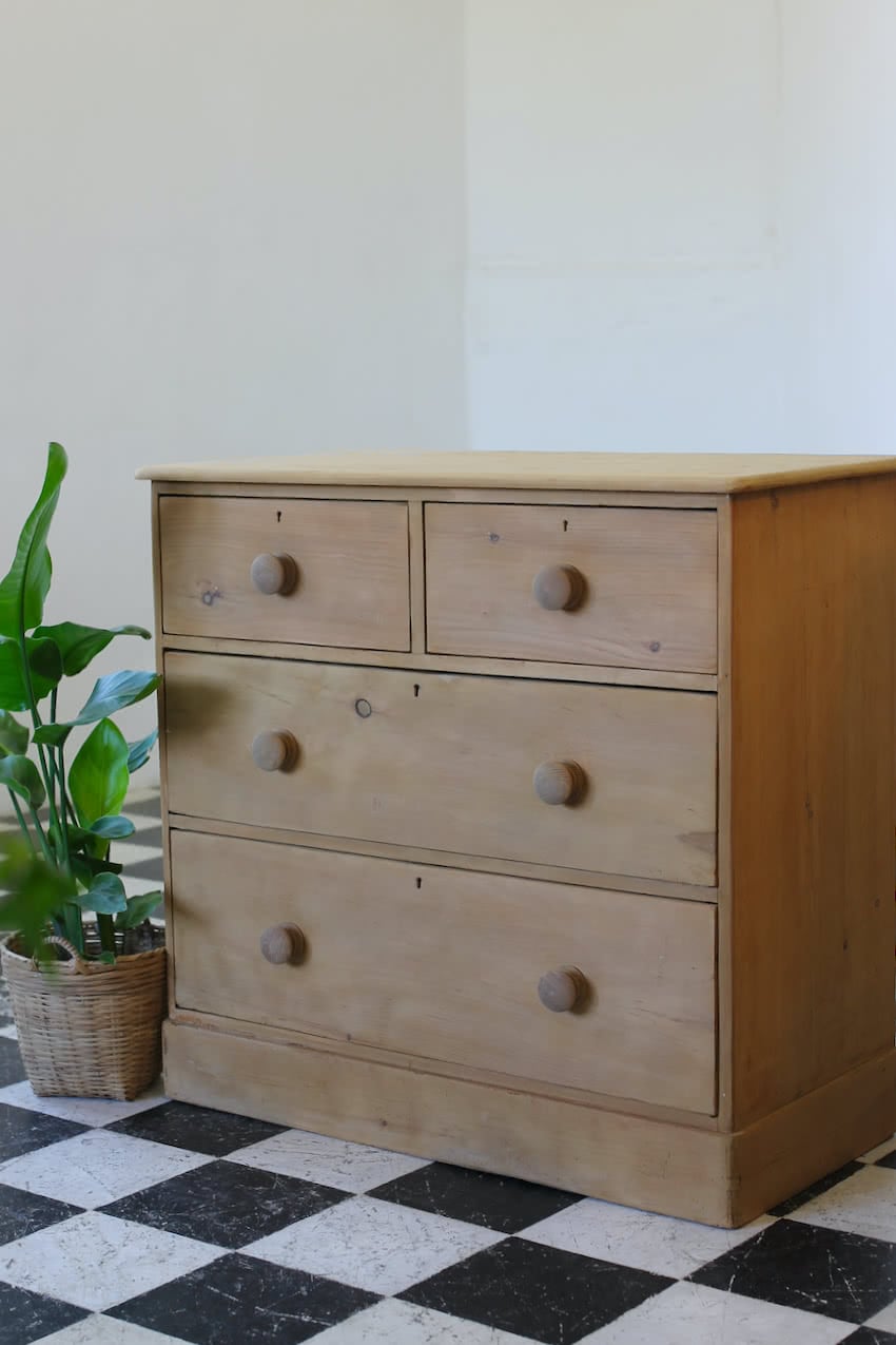 lovely clean looking restored victorian pine chest with fairly large drawers, six wooden knobs & deep plinth.