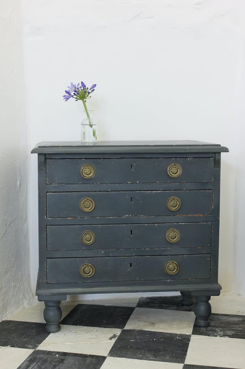 small-bedside-drawers-front