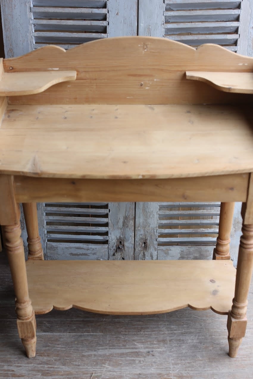 small gallaried side table